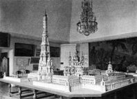 Модель Смольного монастыря в Санкт-Петербурге на Исторической выставке архитектуры. Фото Н. Г. Матвеева, 1911 г.